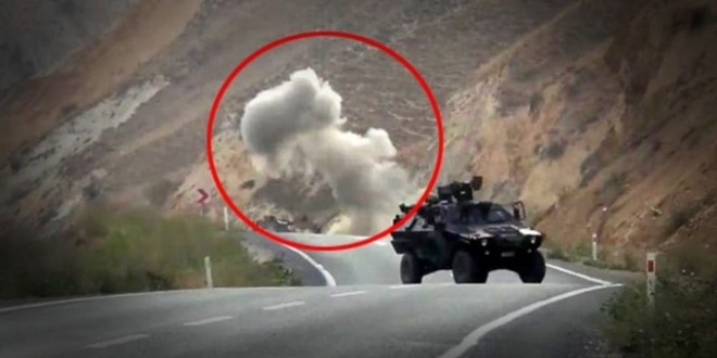 Hakkari'de karayoluna döşenen patlayıcı imha edildi