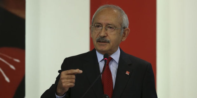 Kılıçdaroğlu: Çocuklar 18 yaşında kapı önüne konuyor
