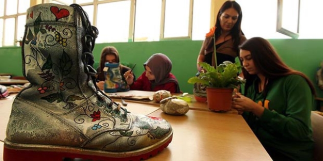 Asker postallar� '�i�ek' a�t�