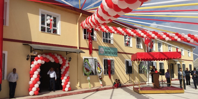Hatay'da Suriyeli öğrenciler için okul açıldı