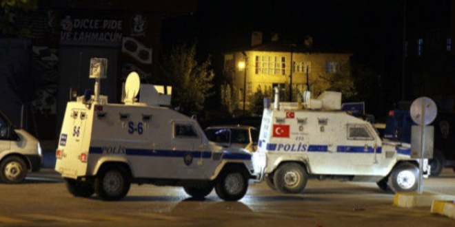 Diyarbakr'da 15 mahalledeki sokaa kma yasa kaldrld