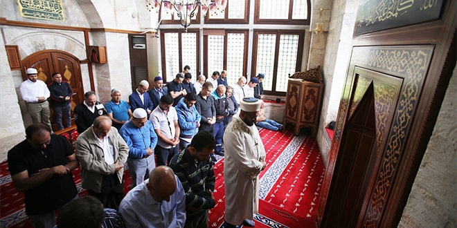 Ayasofya'da 80 yıl sonra ilk Cuma namazı