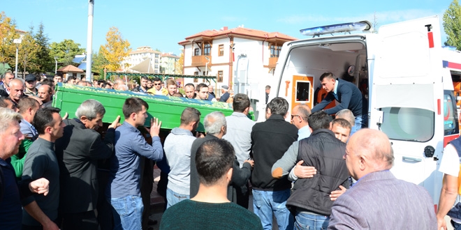 Kullandığı ambulansla son yolculuğuna uğurlandı