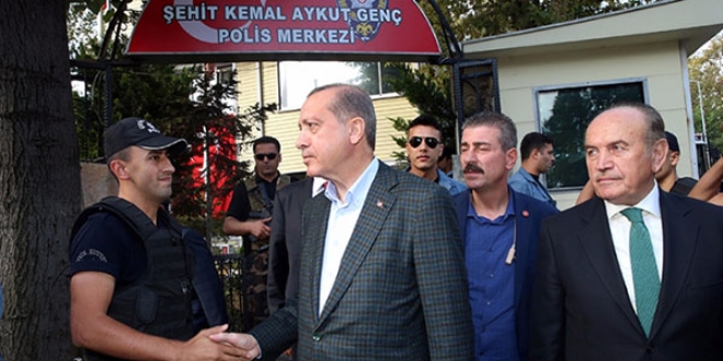 Erdoan, stanbul'da Polis Merkezi'ni ziyaret etti