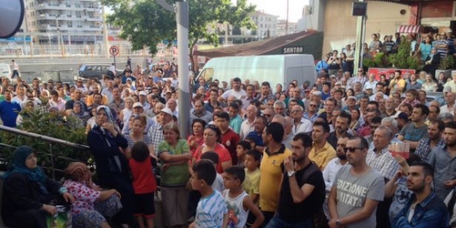 İstanbul'da konut mağdurlarından tabutlu protesto