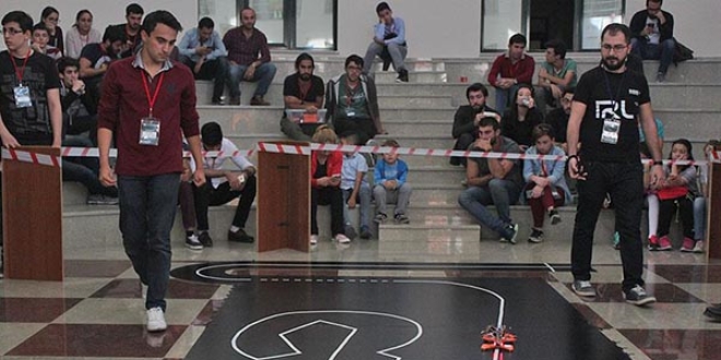 Robot meraklıları İzmir'de buluştu