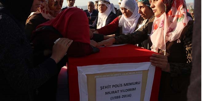 Şehit polis memuru Yıldırım, Diyarbakır'da toprağa verildi