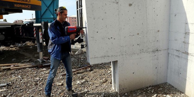 Binalar�n depreme dayan�kl�l���n� '�ivi at�c�' �l�ecek