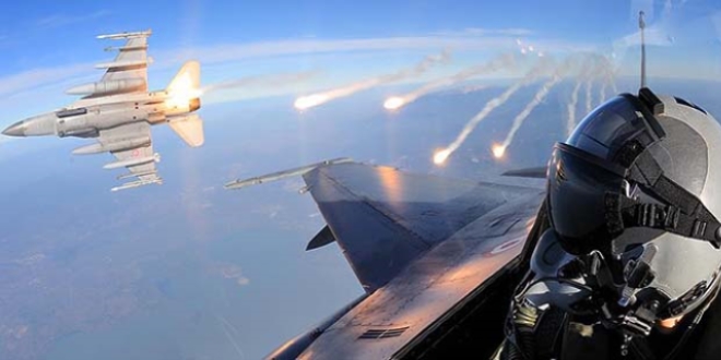 Bakan �avu�o�lu: 4 adet F-16 koalisyon g��leriyle birlikte