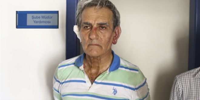 Ak�n �zt�rk'�n babas� sesiz sedas�z g�m�ld�