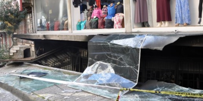 Avc�lar'da tekstil at�lyesinde patlama