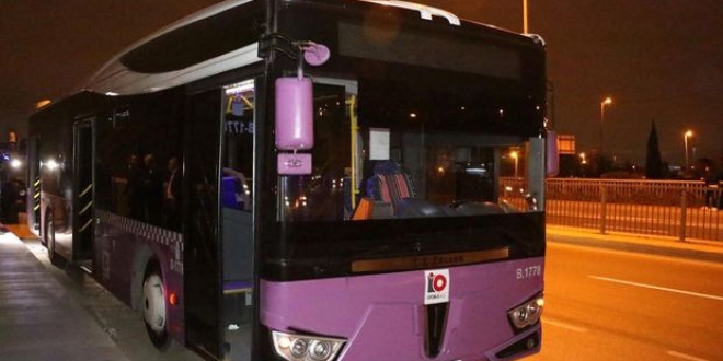İstanbul'da belediye otobüsüne molotof atıldı