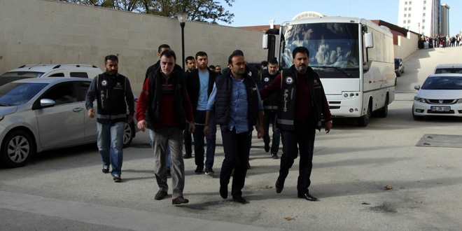 7 ilde FETÖ operasyonu: 6 polis tutuklandı