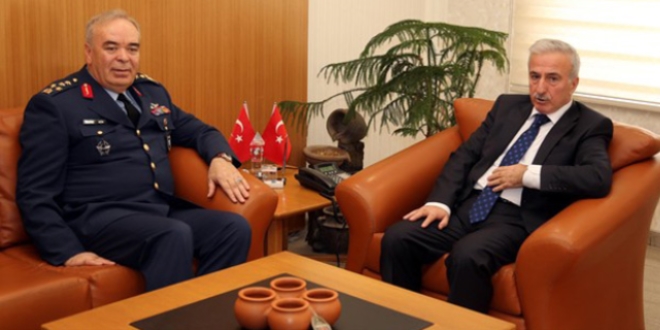 'Toprağa gömülü uçaklar konusu asparagas'