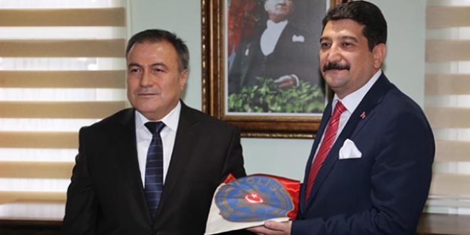 Rize İl Emniyet Müdürlüğünde devir teslim töreni