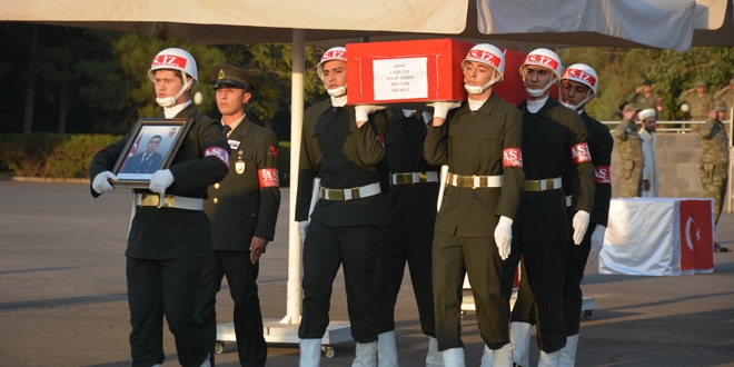 Şehit Uzman Çavuş Özbek'in babaevinde yas var