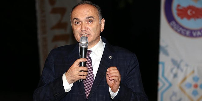 Dünya'da ekonomik daralma var, Türkiye büyüyor