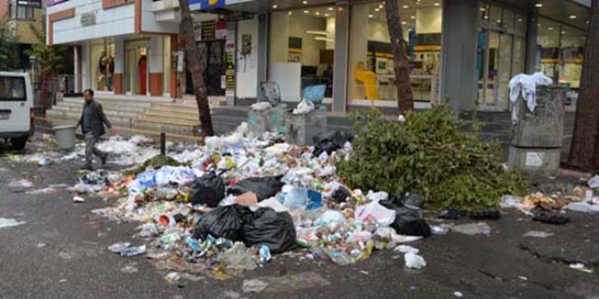 'Diyarbak�r Belediyesi halk� 5 g�nd�r ma�dur ediyor'