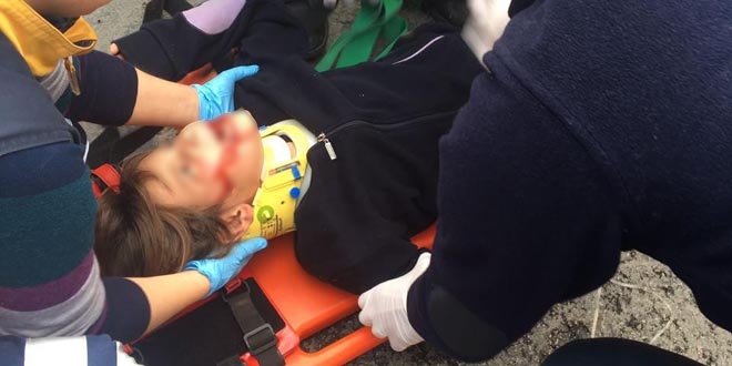 9 yaşındaki Gamzenur'a otomobil çarptı