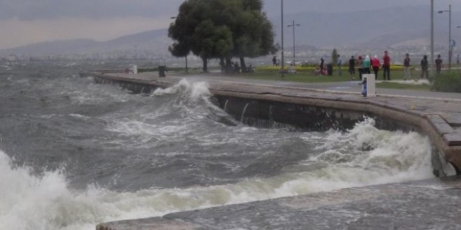 Muğla ve Antalya'daki denizlerde fırtına uyarısı