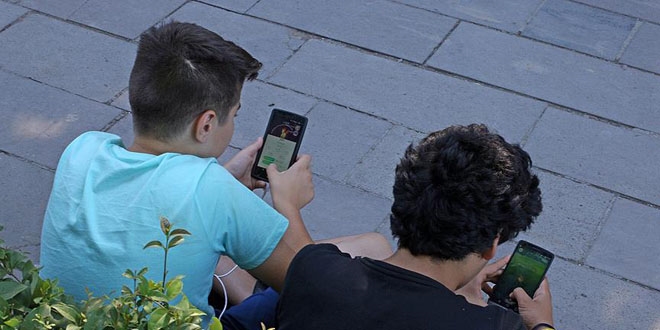 Akıllı telefon ve internet bağımlılığı endişelendiriyor