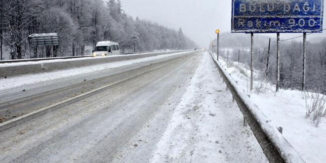 Bolu Dağı'nda yoğun kar yağışı