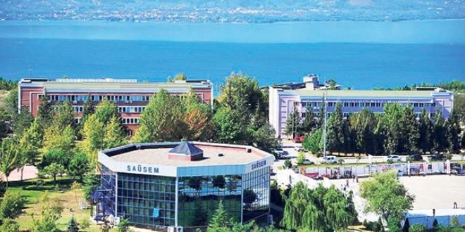 Büyükler mi bölünsün küçükler mi birleşsin
