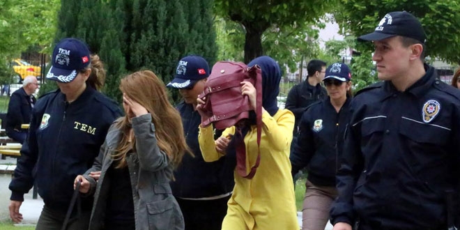 9 ilde FETÖ operasyonu: 5 kadın tutuklandı