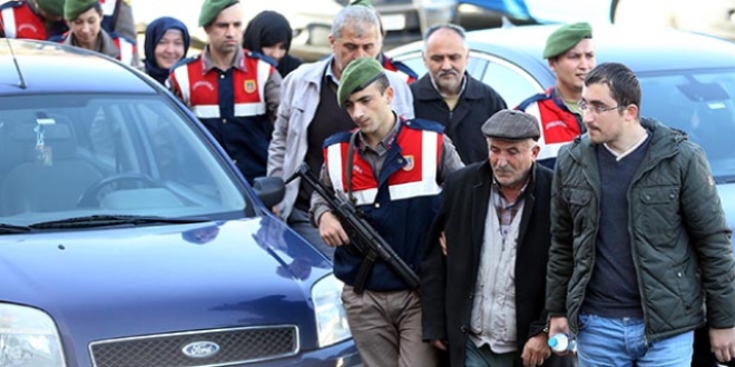 Düzce'de köy muhtarı, azaları ve imamın da bulunduğu 8 kişi tutuklandı