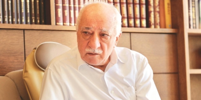 Gülen CIA'ye komşu oluyor