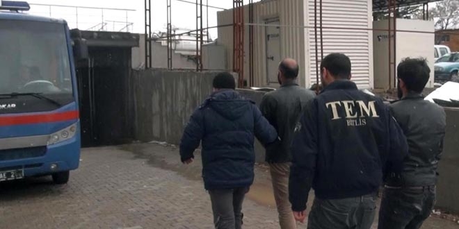 Bitlis'te Ovakla Belediye Bakan ve 5 kii tutukland