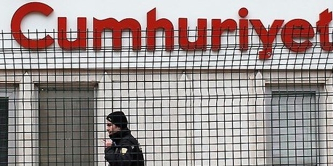 Cumhuriyet yayın yönetmeni dahil 9 kişi tutuklandı