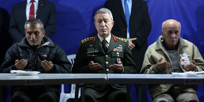 Genelkurmay Ba�kan� Akar, �ehit evini ziyaret etti