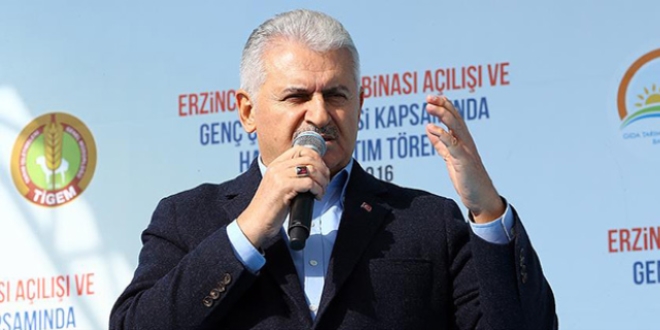 'Demokrasiye sahip çıkmak, teröre sahip çıkmamakla olur'