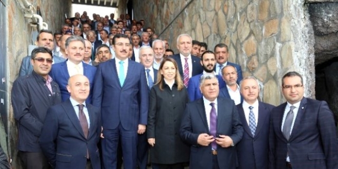 Bakan Tüfenkci, Malatya'da muhtarlarla bir araya geldi