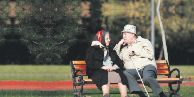 Emekliye Ocak'ta çifte ödeme