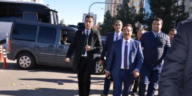 Diyarbakr Bykehir Belediyesi hizmetlerine hz verdi