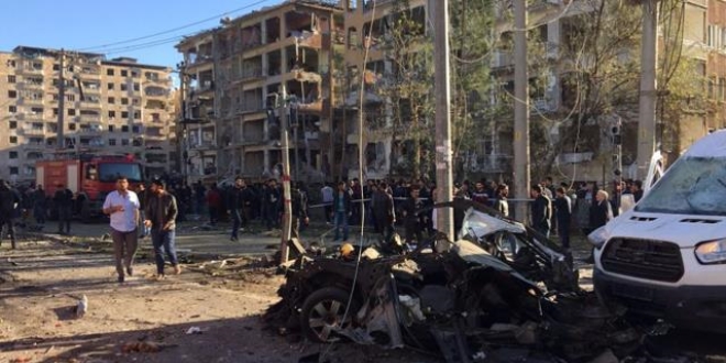 Diyarbakr'daki saldrda bin 709 ev ve i yerinde hasar grd