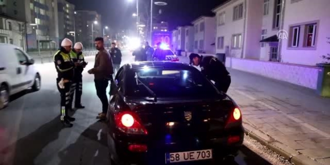 Sivas'ta standart dışı plakalı araçlara ceza yağdı