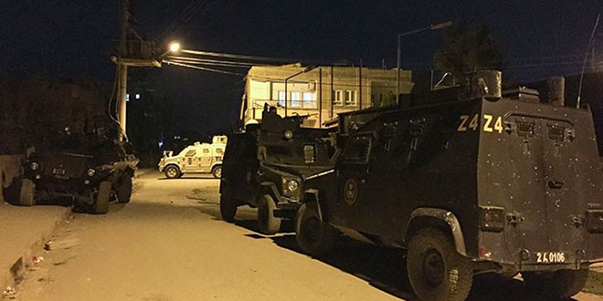 Batman'da PKK'l terristler polis karakoluna saldrd