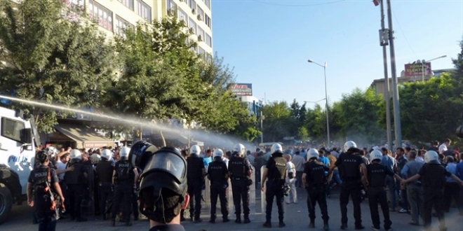 Ankara'da izinsiz yürüş yapan 5 sağlık çalışanı gözaltına alındı