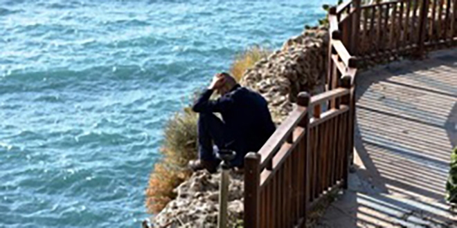 Polislik s�nav�n� kazanamay�nca intihara kalk��t�