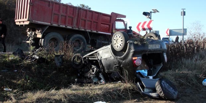 Tekirda'da trafik kazas: 2 l, 2 yaral