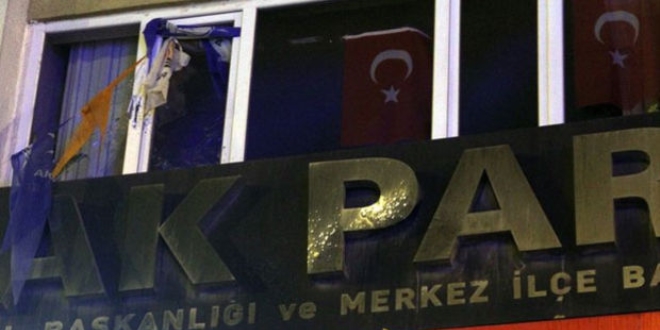 Bolu'da AK Parti il binasına 7 el ateş!