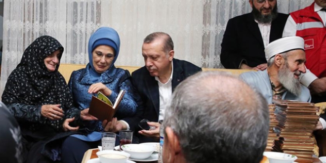 Erdoğan'dan şehit kaymakamın ailesine taziye ziyareti