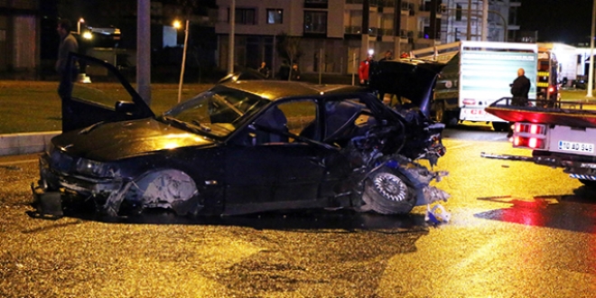 Balıkesir'de trafik kazası 2 ölü, 8 yaralı