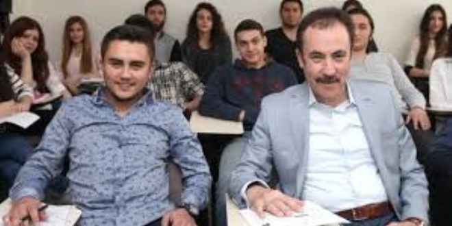 Evde baba okulda arkadaş