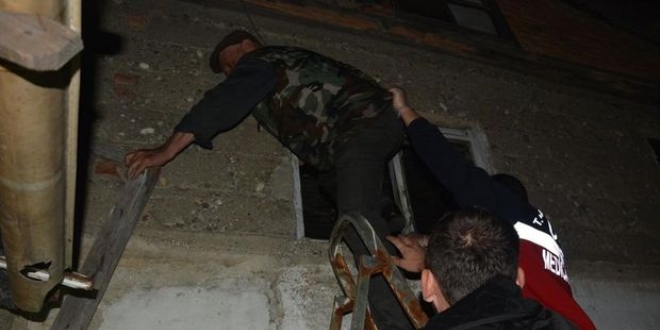 Halk otobüsünün çarptığı evin bir bölümü yıkıldı: 6 yaralı