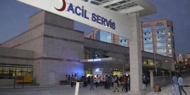 Yaralı yakınının darbettiği doktor, tedavi altına alındı