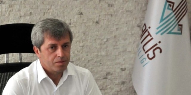 Bitlis Valisinden askerlere gece yar�s� moral ziyareti